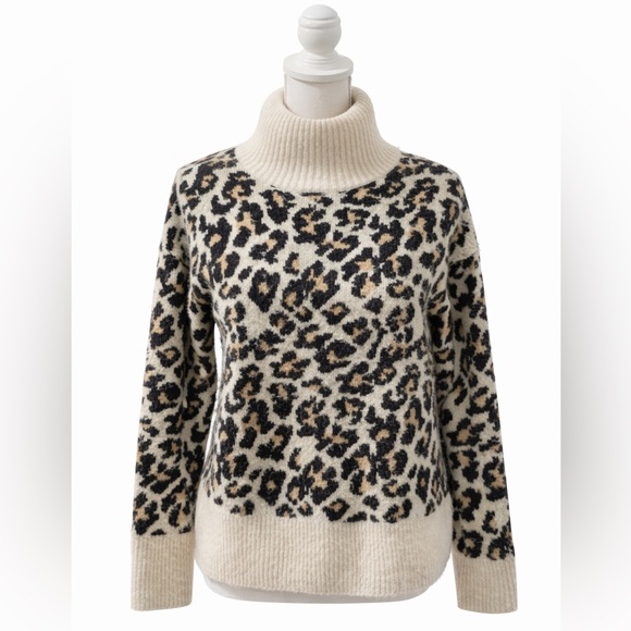 LOFT Sweaters - 🤍 LOFT Soft Animal Print Turtleneck Sweater Small Petite SP ✨